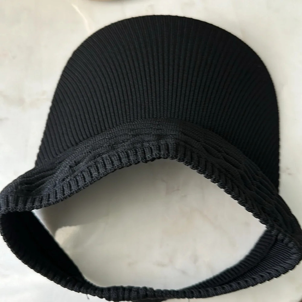 NWT Knitted Wide Brim Sun Visor - Picture 2 of 3